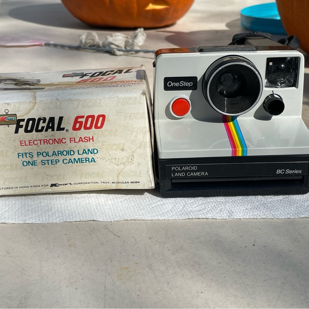 Vintage Polaroid Camera - Electronic Flash included